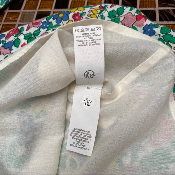 Mini Boden London Liberty Smocked Girls Dress - Picture 10 of 13